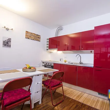 Via Nicastro Open Space Apartment