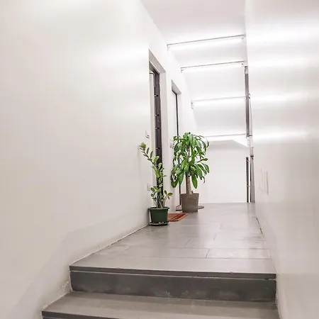Via Nicastro Open Space Milan