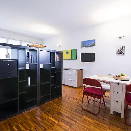 Via Nicastro Open Space Apartment Milan